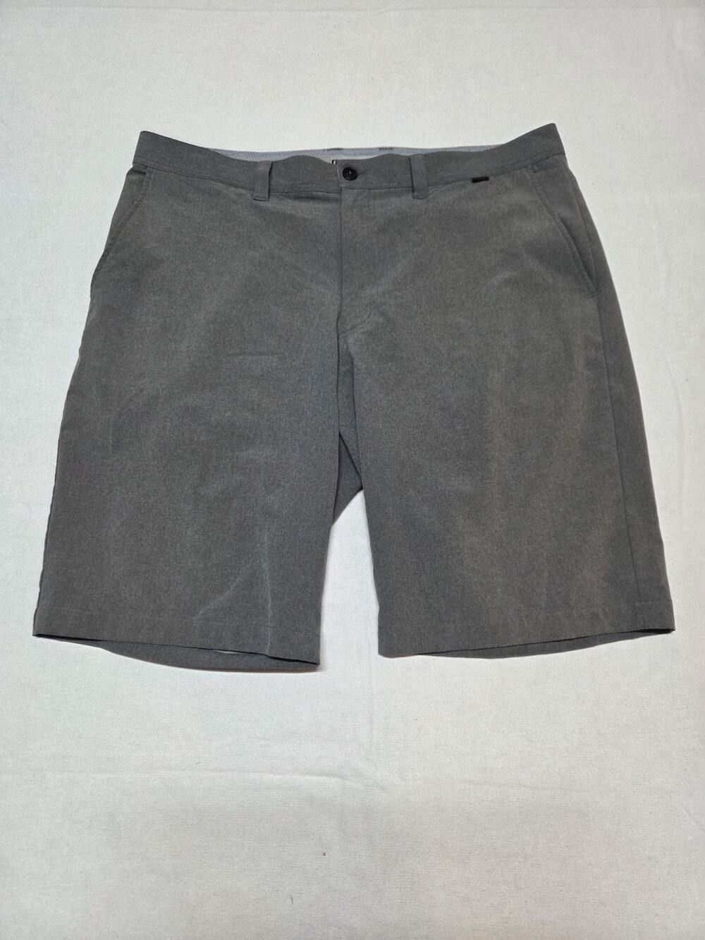 travis mathew shorts 36 mens Grey